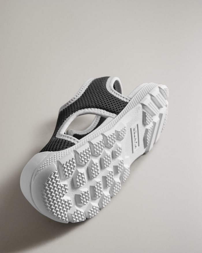 Black / White Kids' Hunter Mesh Outdoor Sandals | 8JueahYv